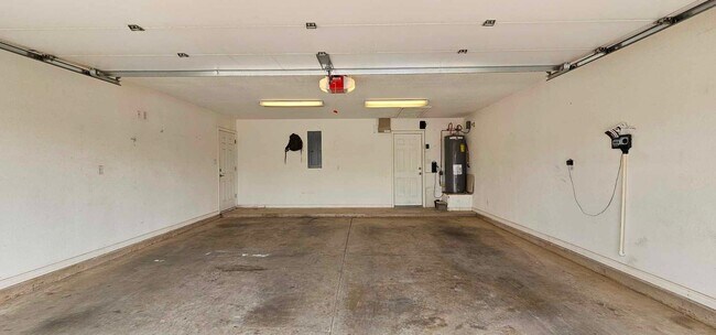 Building Photo - Beautiful 3 bedroom, 2 bath home for rent, Available to view 3/2/26