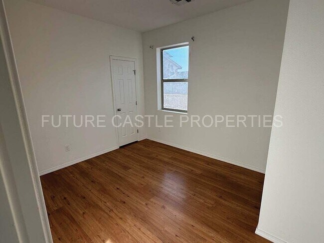 Building Photo - 4766 Grizzly Peak Rd NE