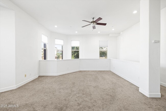 Building Photo - 505 W 6th St