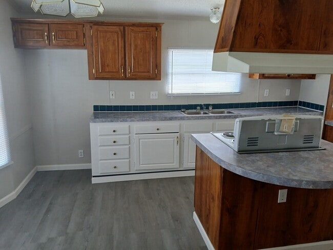 Building Photo - Mobile Home For Sale
