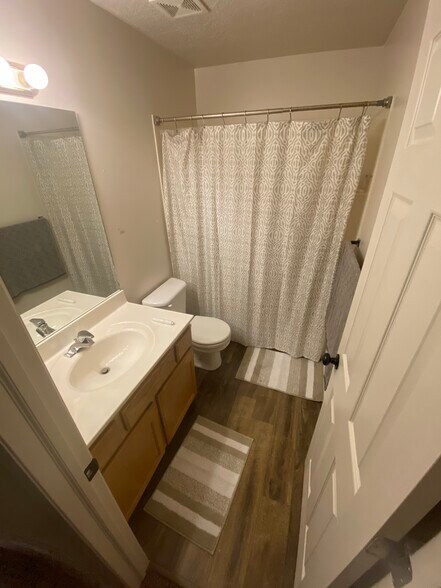 Building Photo - 5572 S 4075 W