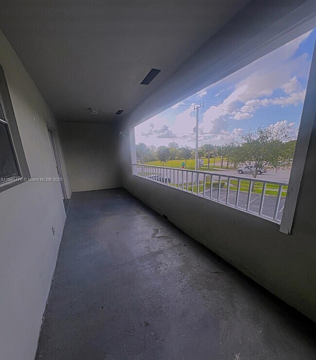 Building Photo - 7701-7713 Davie Road Extension Ext