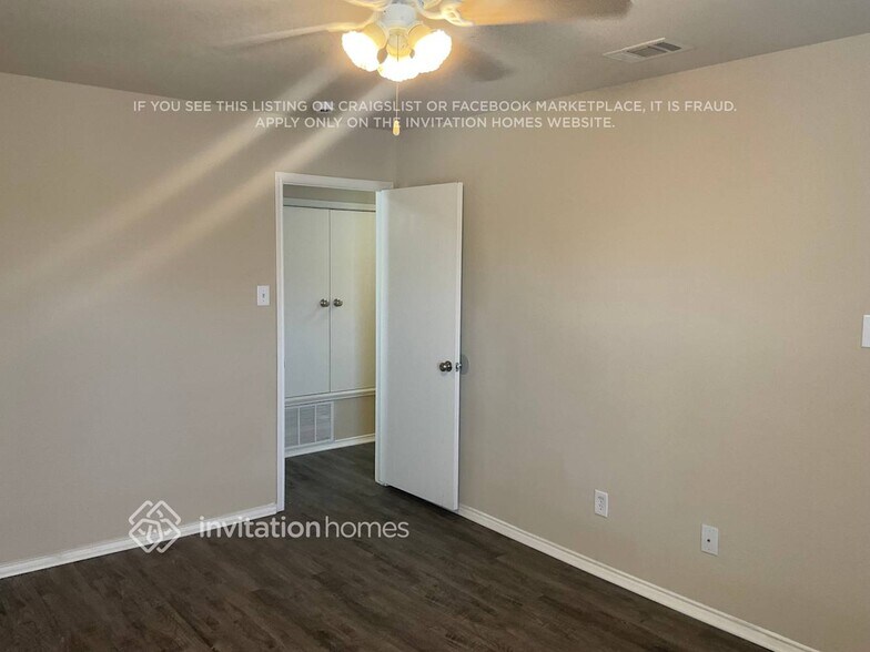 Building Photo - 5028 Raymond Dr