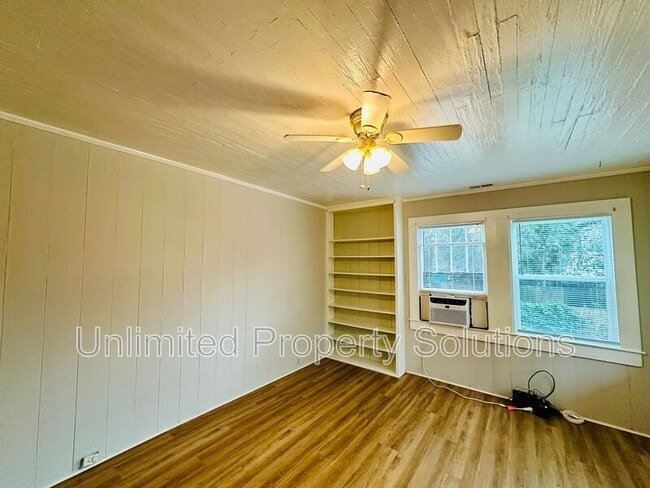 Building Photo - 1722 1/2 Orange Street