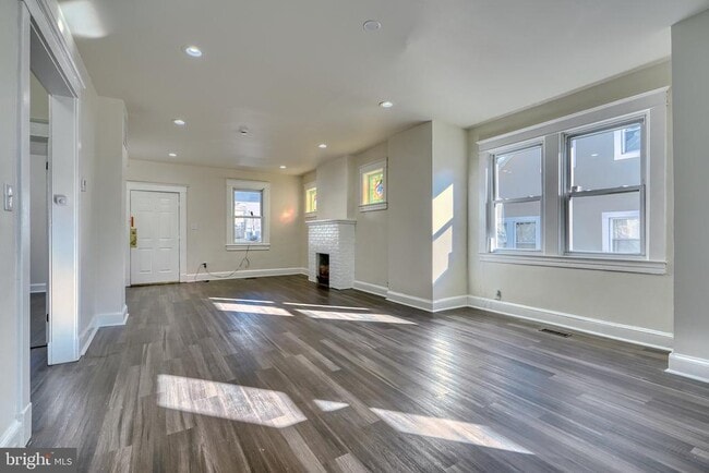 Building Photo - 6504 Rosemont Ave