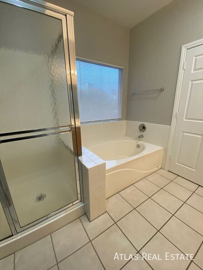 Building Photo - 6246 Apple Orchard Dr