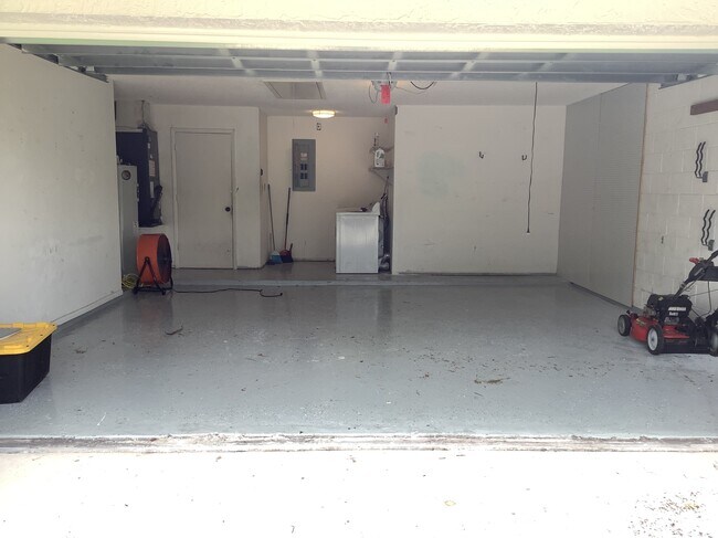 Building Photo - 1127 Shaffer Trl