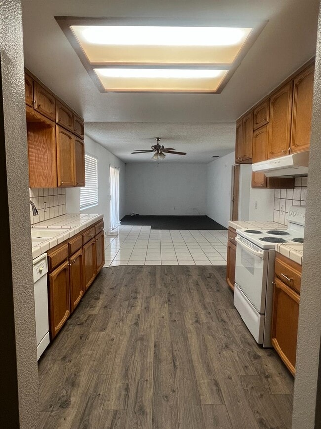 Building Photo - 17495 Melba Dr E