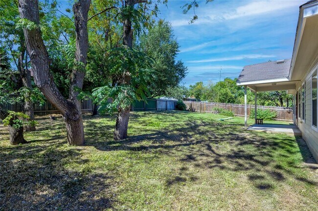 Building Photo - 2016 Whitebead Trail