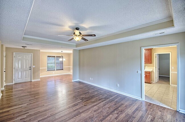 Building Photo - 123 Bordeaux Ln