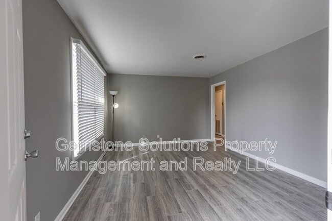 Building Photo - 2305 Dalebrook Ct