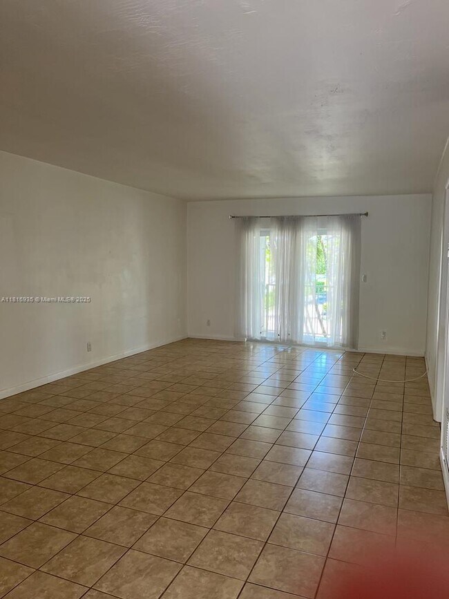 Building Photo - 240 Galen Dr