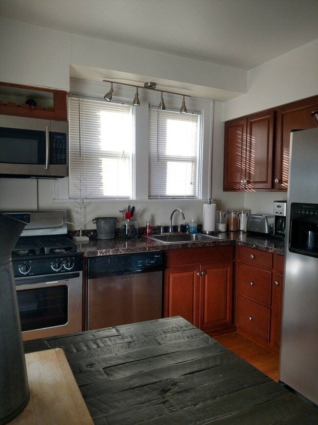 Building Photo - Beautiful 3 bedroom Home in Mt. Lebanon