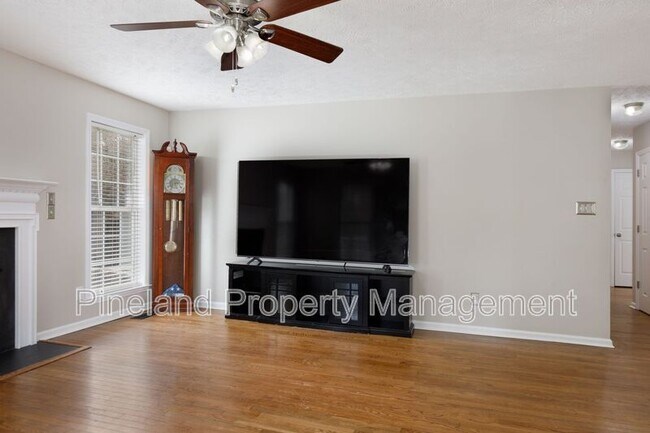 Building Photo - 310 Timberidge Dr