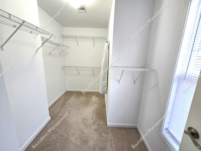 Building Photo - 2014 Ellison Way NW