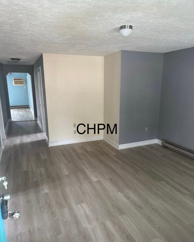 Building Photo - 916 Maple St