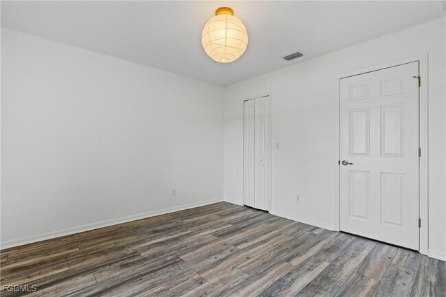 Building Photo - 2613 39th St SW