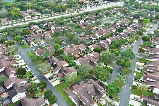 Building Photo - 10161 SW 137th Ct