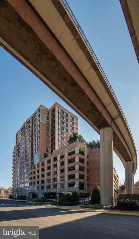 Building Photo - 2451 Midtown Ave