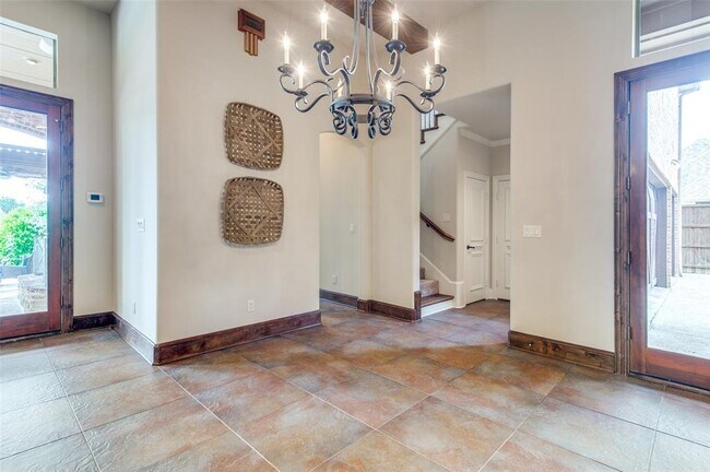 Building Photo - 2613 Round Table Blvd
