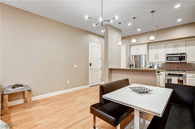 Building Photo - 56 E Serene Ave