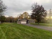 Building Photo - 7056 Island Rd