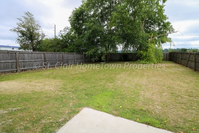 Building Photo - Desirable Community of Avalon