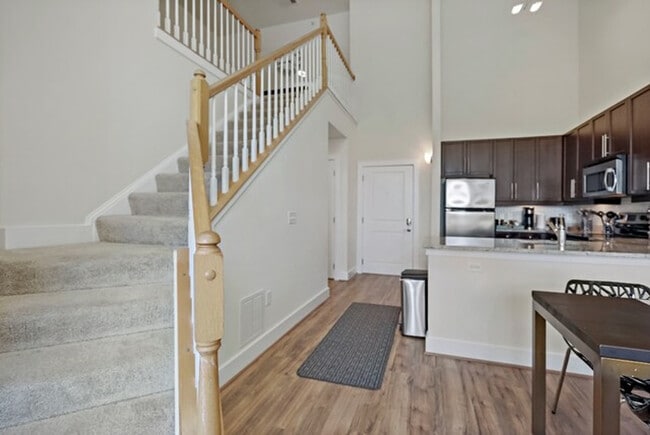 Building Photo - 2002 Eisenhower Ave