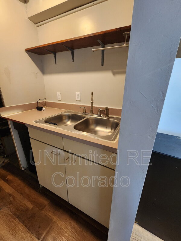 Building Photo - 986 Croke Dr