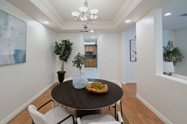 Building Photo - 2 WEEKS OFF SPECIAL..BEAUTIFUL 4 BED 3 BATH UNIT!!!!!