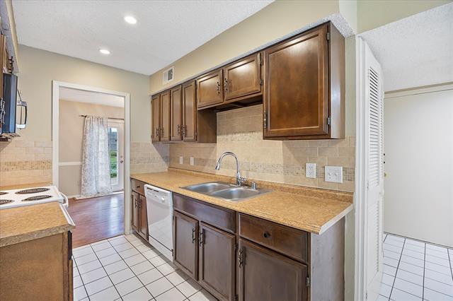 Building Photo - 553 Trailcrest Dr