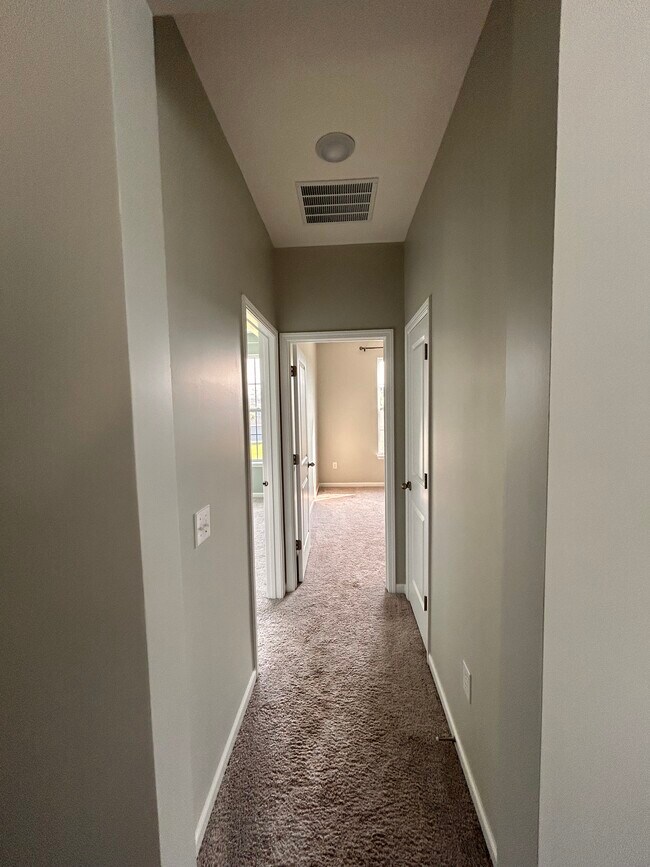 Building Photo - 1099 Valentine Ln