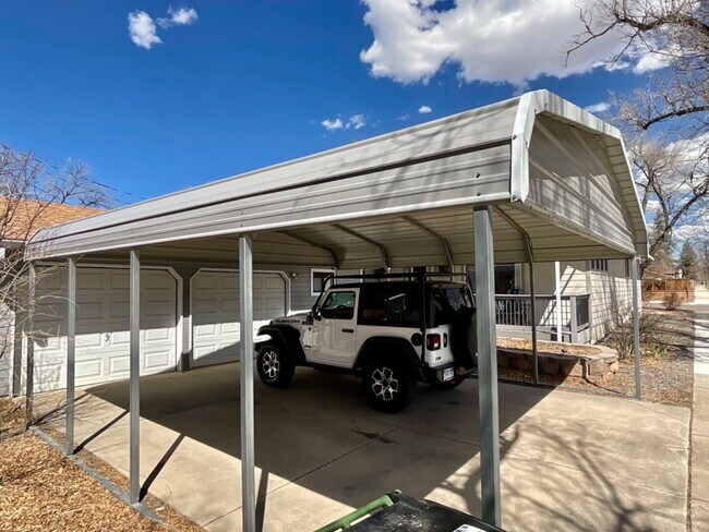 Building Photo - Charming 2-Bedroom Corner Lot Home with Be...
