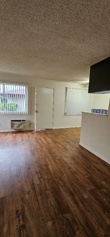 Building Photo - 10635 Colima Rd