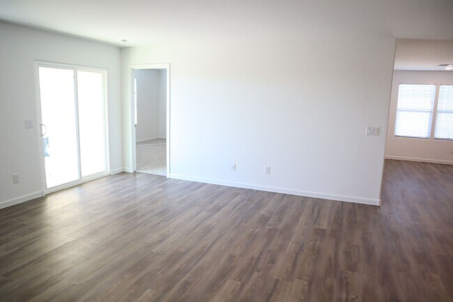 Building Photo - ~Pristine 2024 Luxury Home with Majestic Mountain Views~