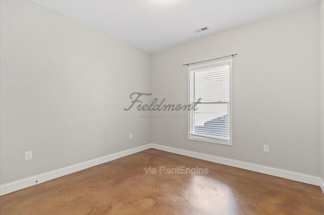 Building Photo - 110 Raeburn Way