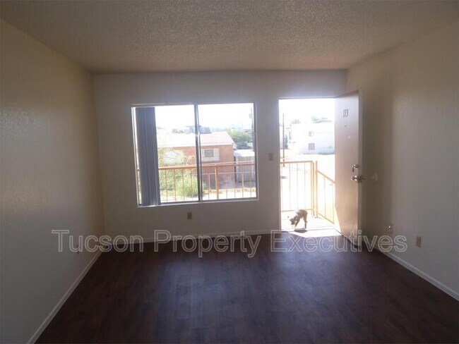 Building Photo - 660 S Tucson Blvd