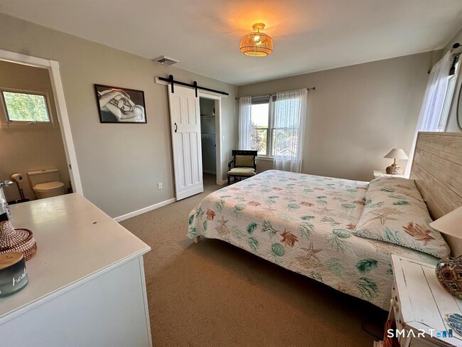 Building Photo - 44 Warren St