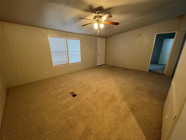 Building Photo - 20431 Mountain Dale Dr