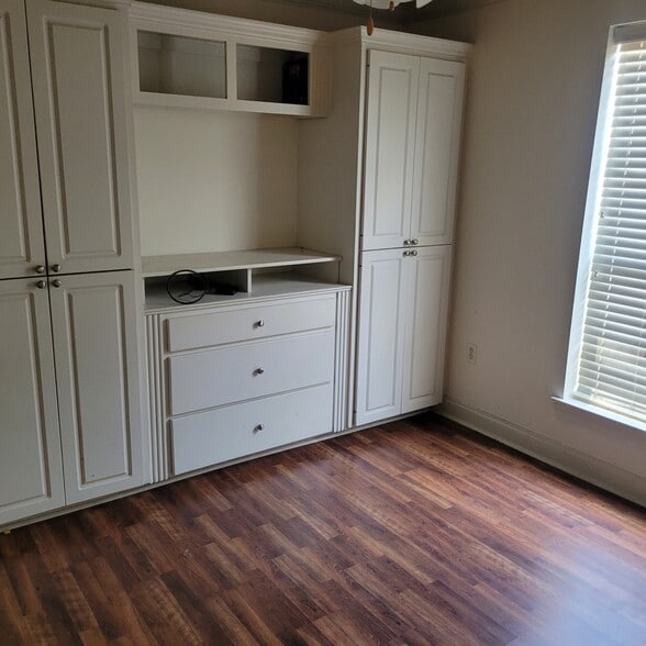 Building Photo - 1290 Park Boulevard # 131