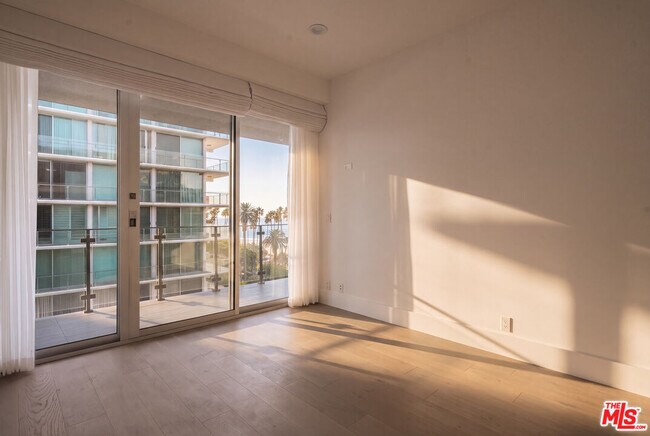 Building Photo - 515 Ocean Ave