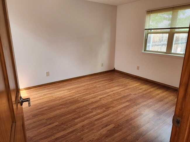 Building Photo - 1623 S Main St