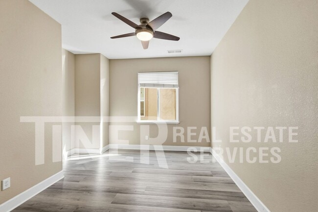 Building Photo - 5444 Noyack Way