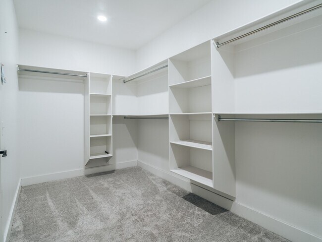 Building Photo - 3602 SW Brittany Rd