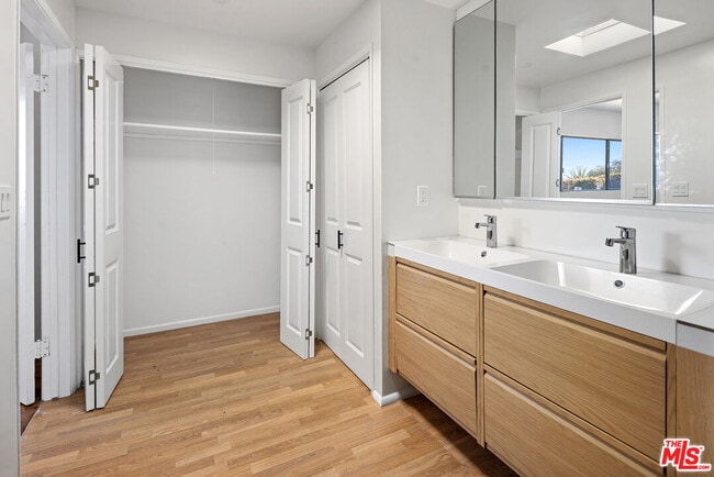 Building Photo - 10712 Clarkson Rd