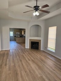 Building Photo - Nice 3 Bed 2 bath Home Available! Schedule...