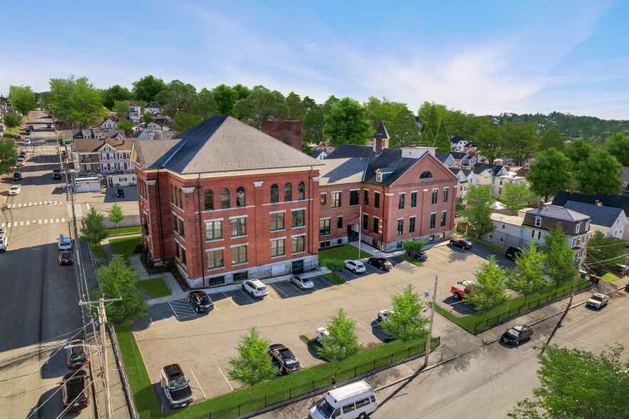 Building Photo - The Varnum