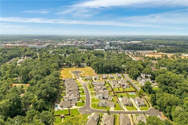 Building Photo - Spacious 4BR Home Near Auburn University –...