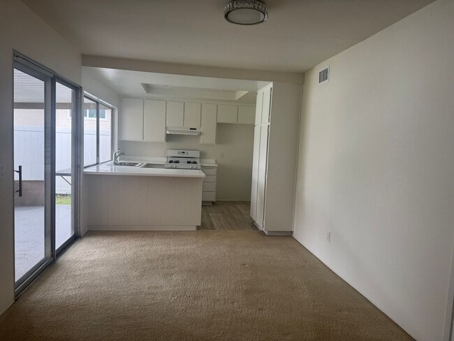 Building Photo - 4 bedroom/2 bath Lemon Grove home