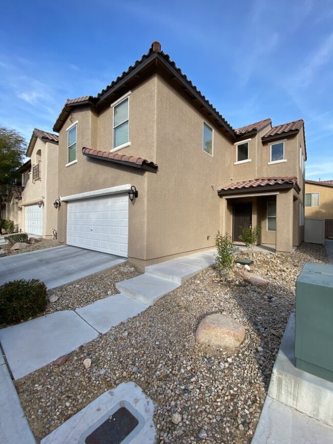 Building Photo - Stunning 3-bedroom, 2.5-bathroom rental